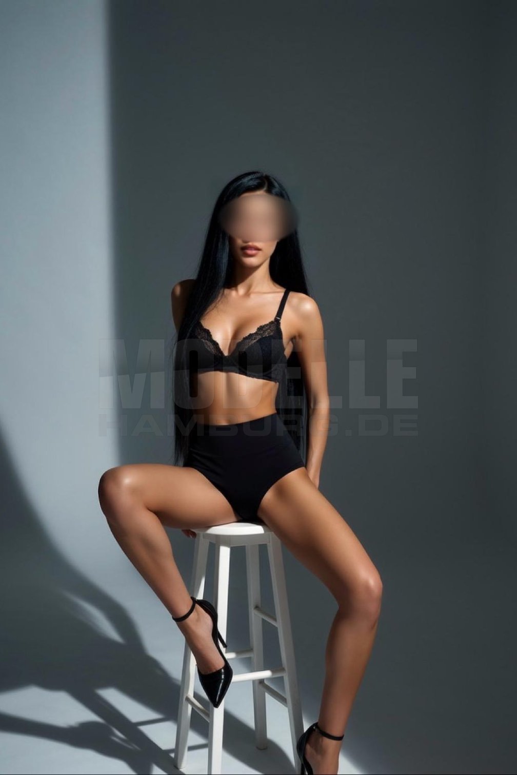 Halle, 23, 171cm, 50kg, 70 B