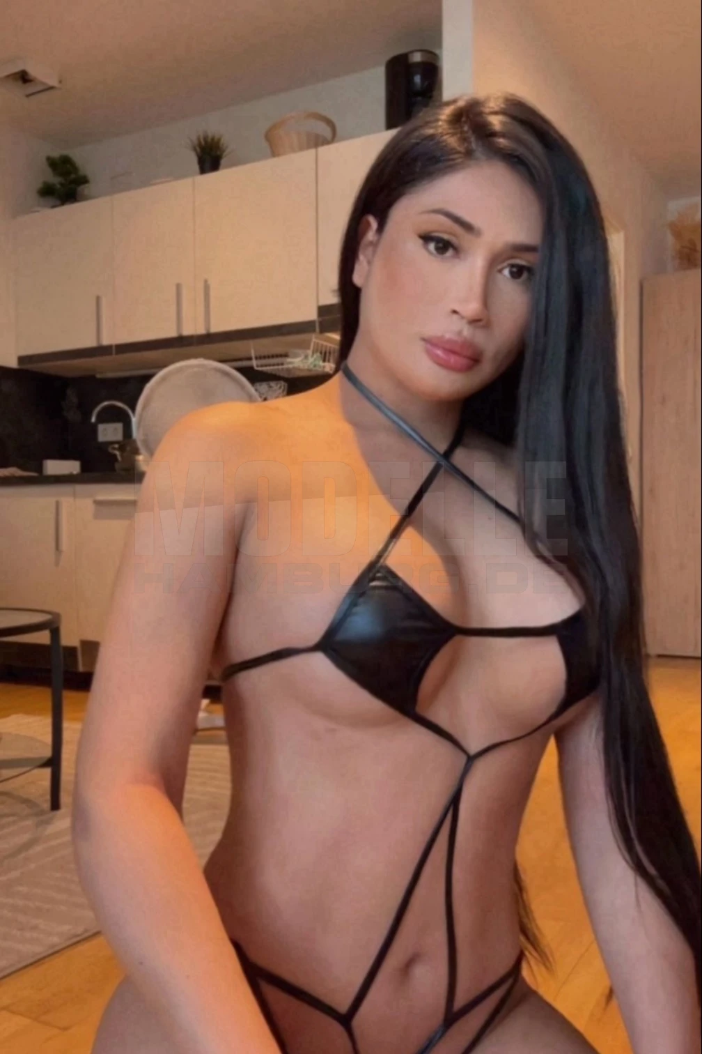 TS STORMI, 22, 177cm, 62kg, 70 C