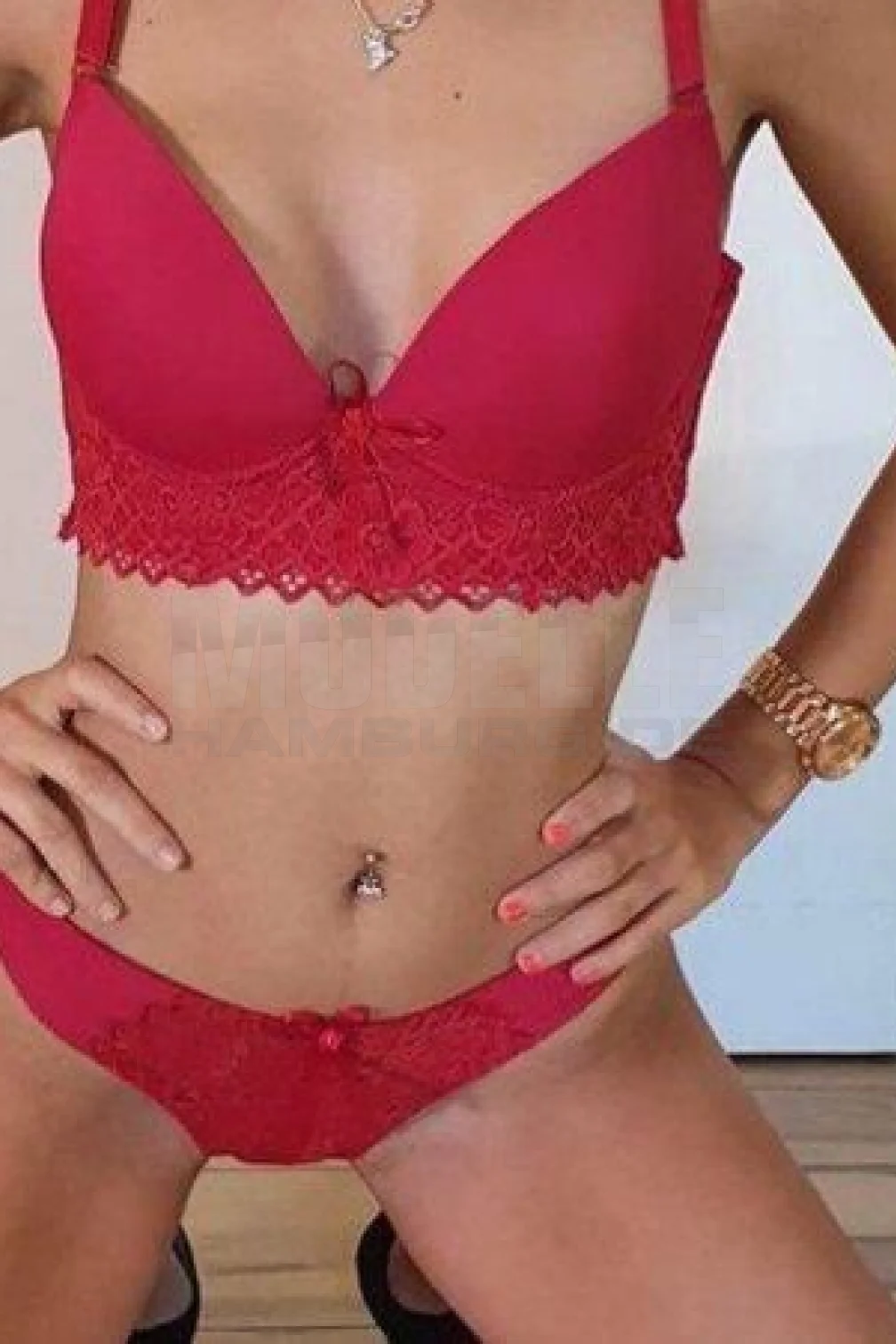 Aimi, 27, asiatisch, Erotikmassage in Hamburg-Altona
