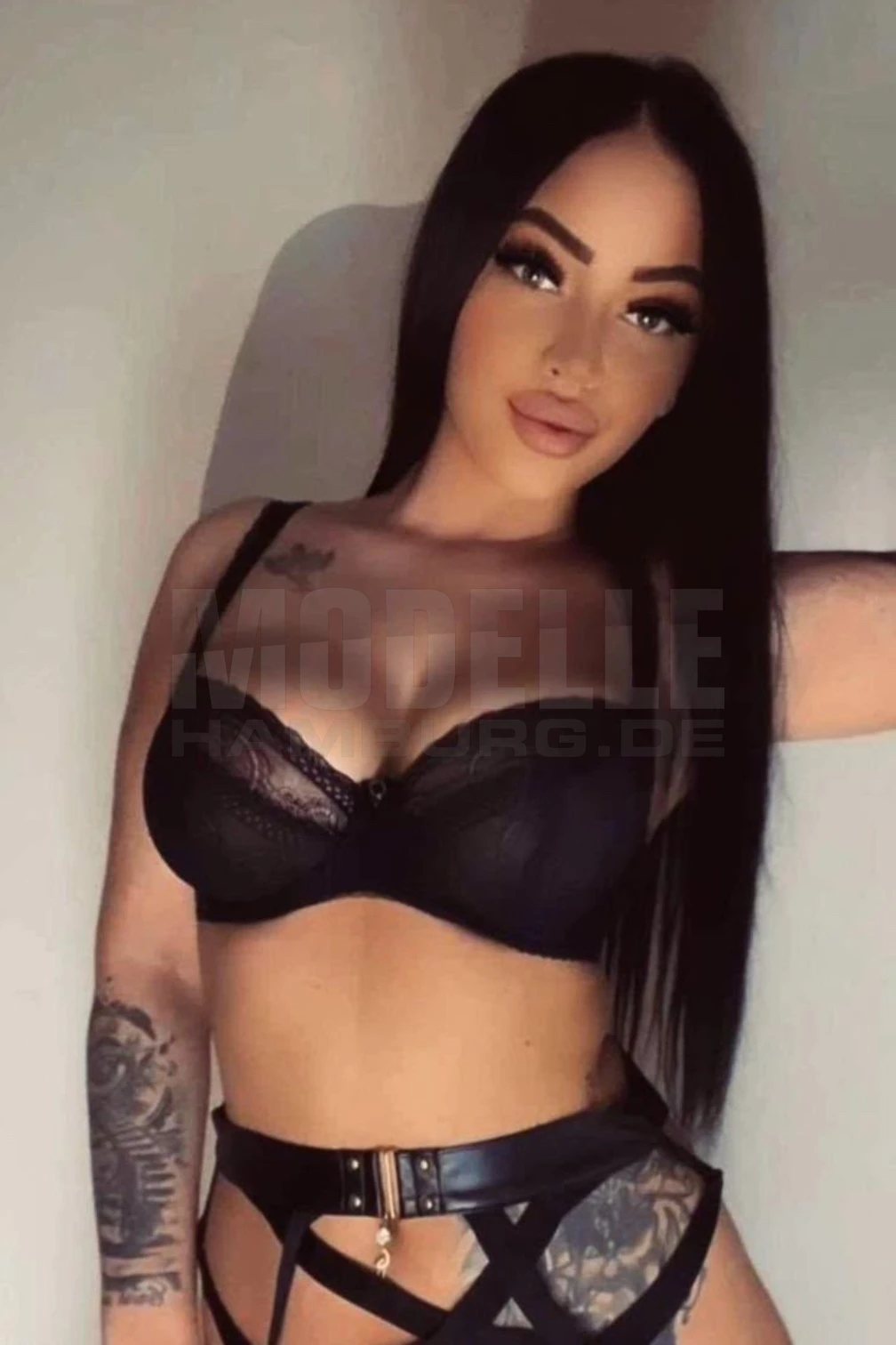 Amira, 25, 164cm, 57kg, 70 DD