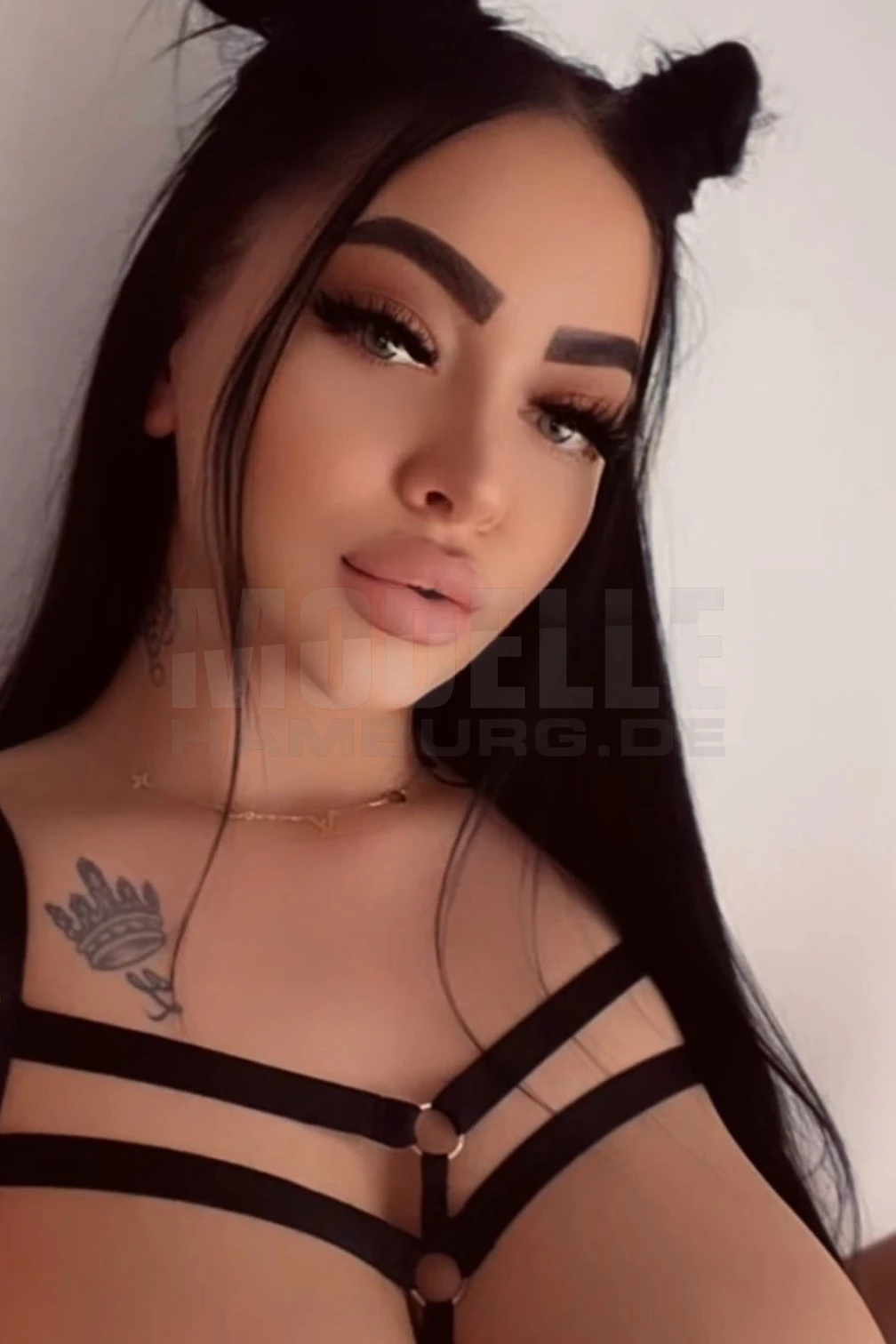 Amira, 25, 164cm, 57kg, 70 DD