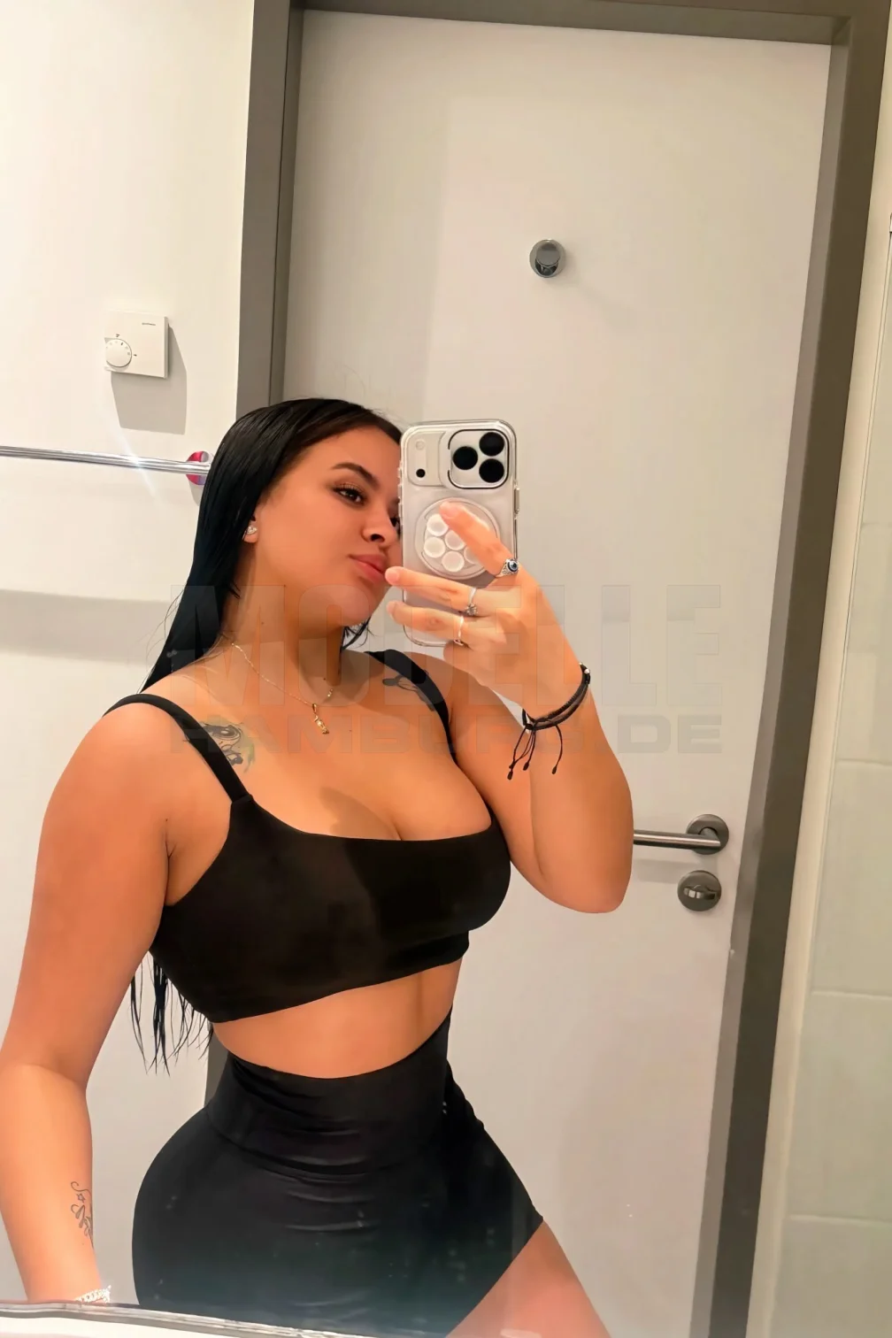 CANDELA, 24, südamerikanisch, Hostess in Hamburg-Hamm