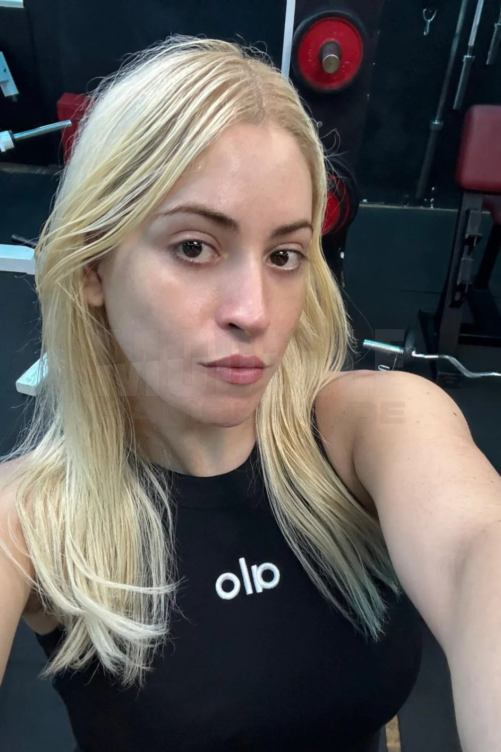 Leticia, 24, 164cm, 64kg, 90 C