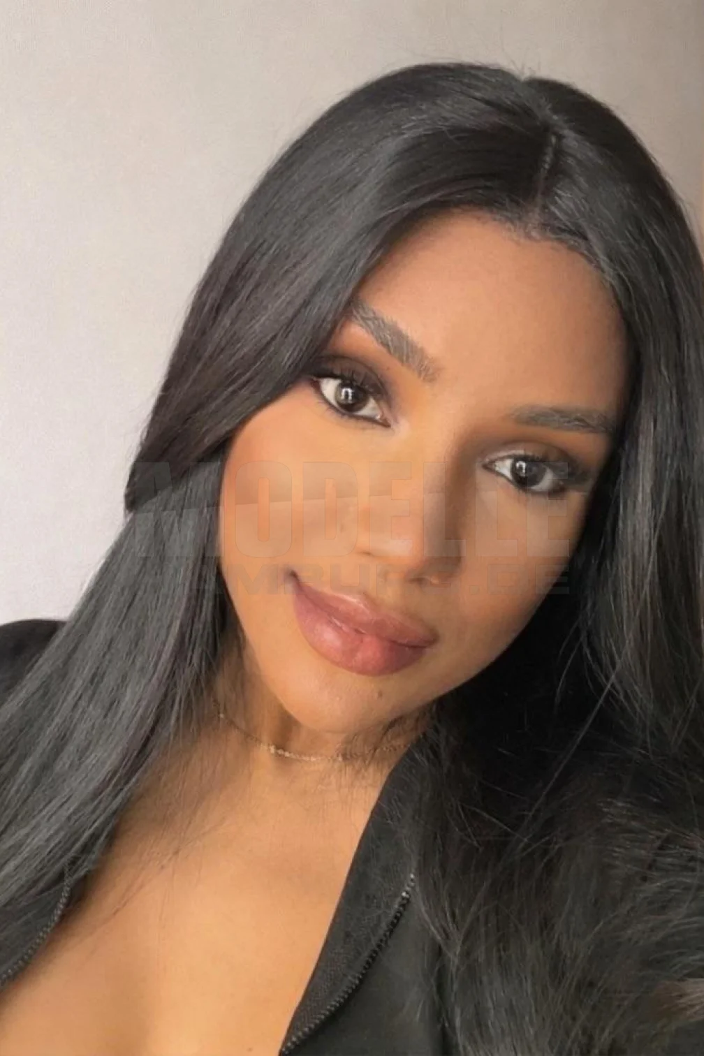 Sarah Cash, 24, lateinamerikanisch, Hostess in Hamburg-Eimsbüttel