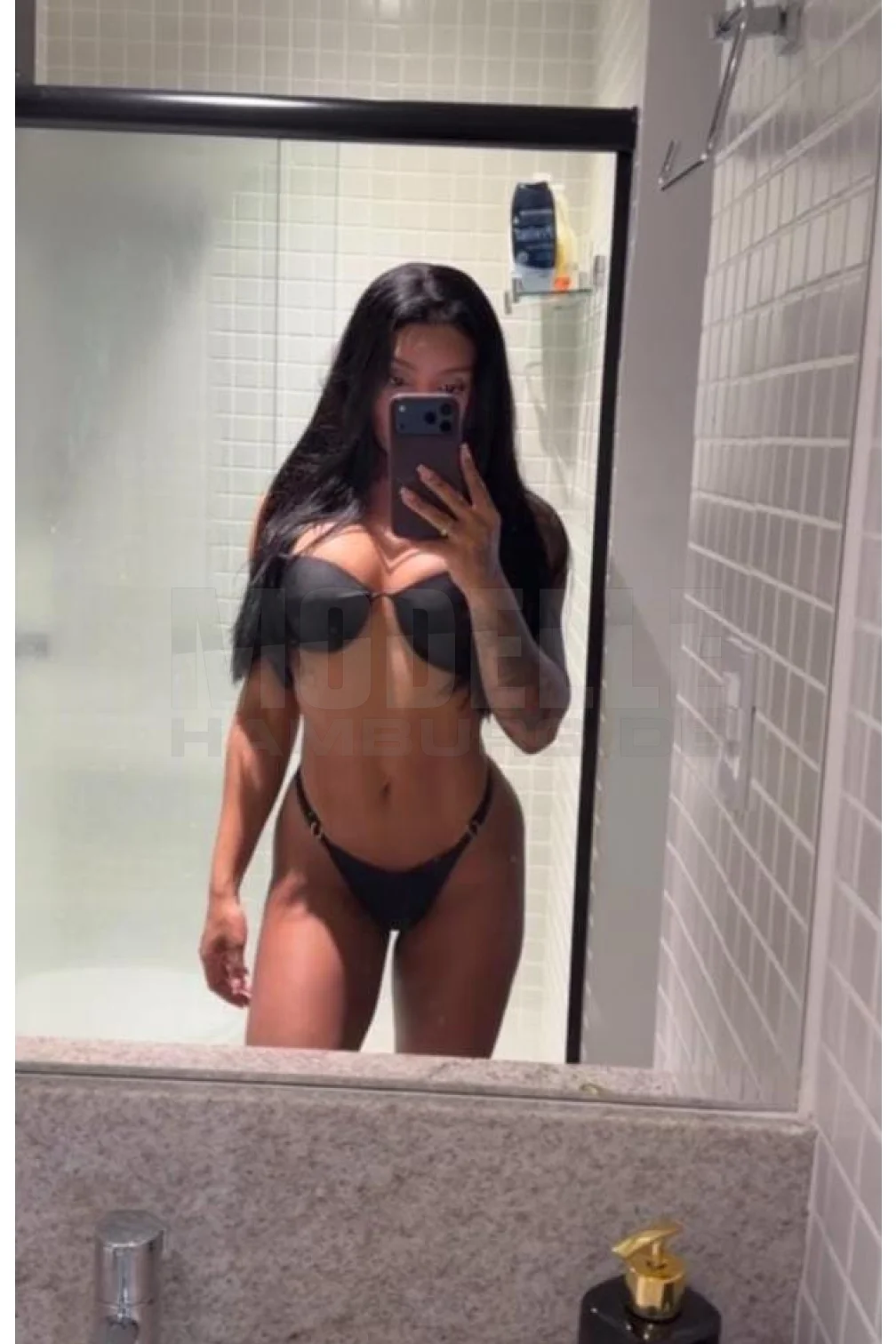 Sarah Cash, 24, lateinamerikanisch, Hostess in Hamburg-Eimsbüttel