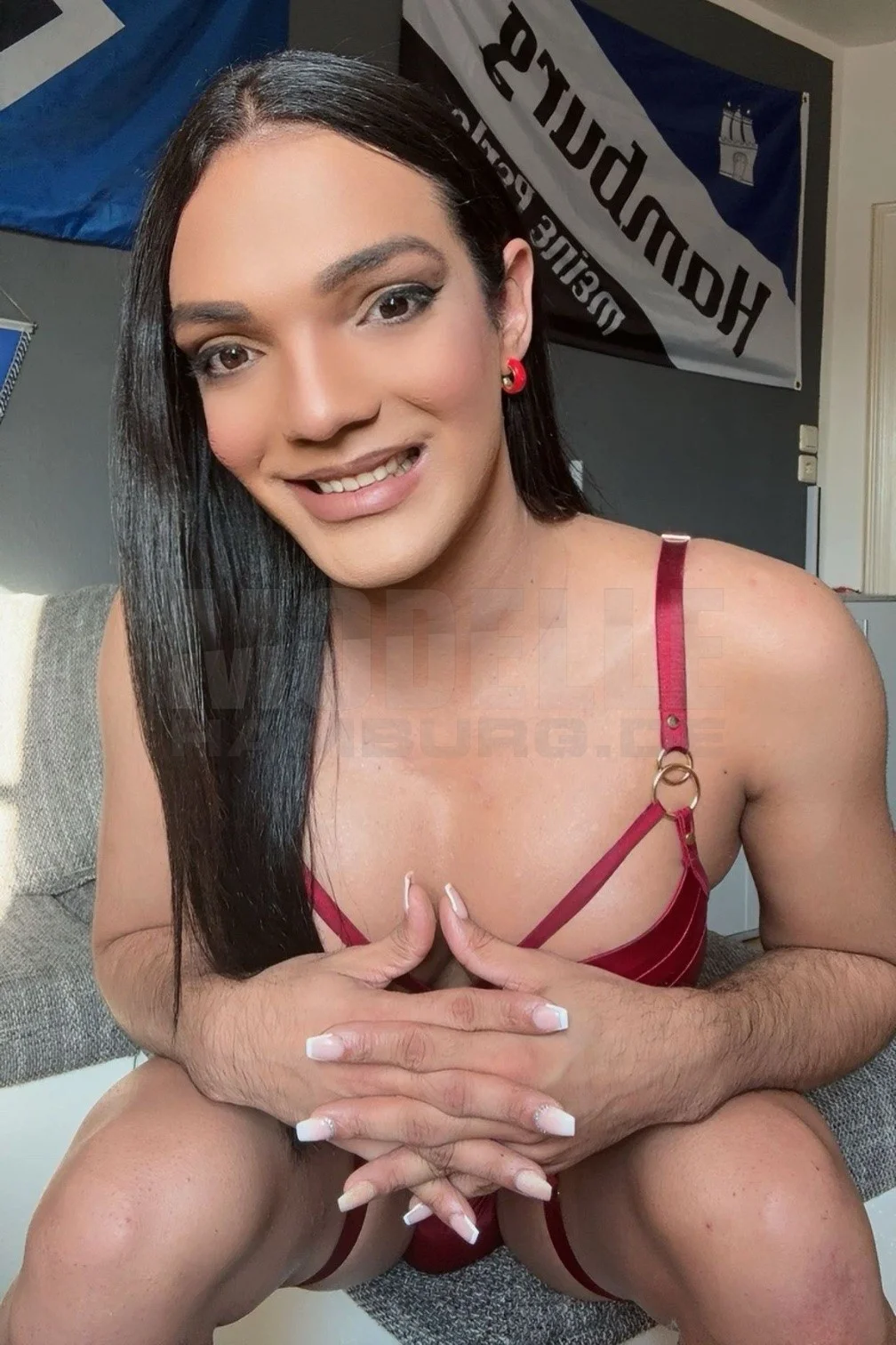 Ts Aleksa Pineda, 24, 175cm, 70kg, 85 C