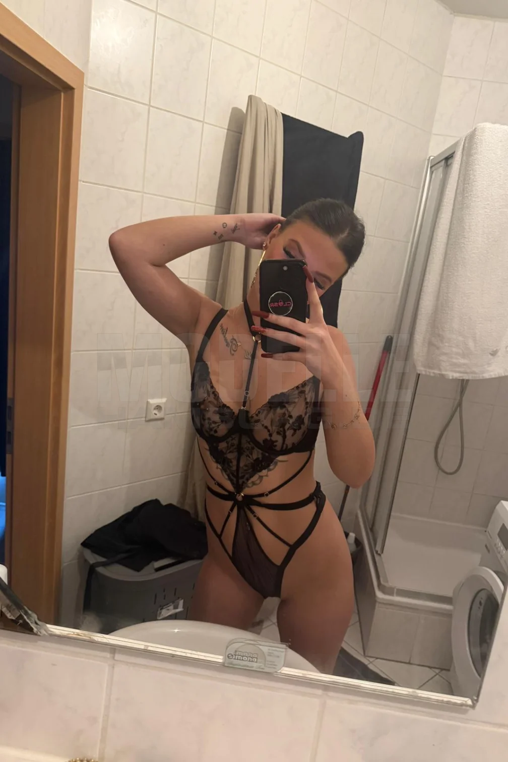 Deutsche Kira, 22, 180cm, 60kg, 75 B