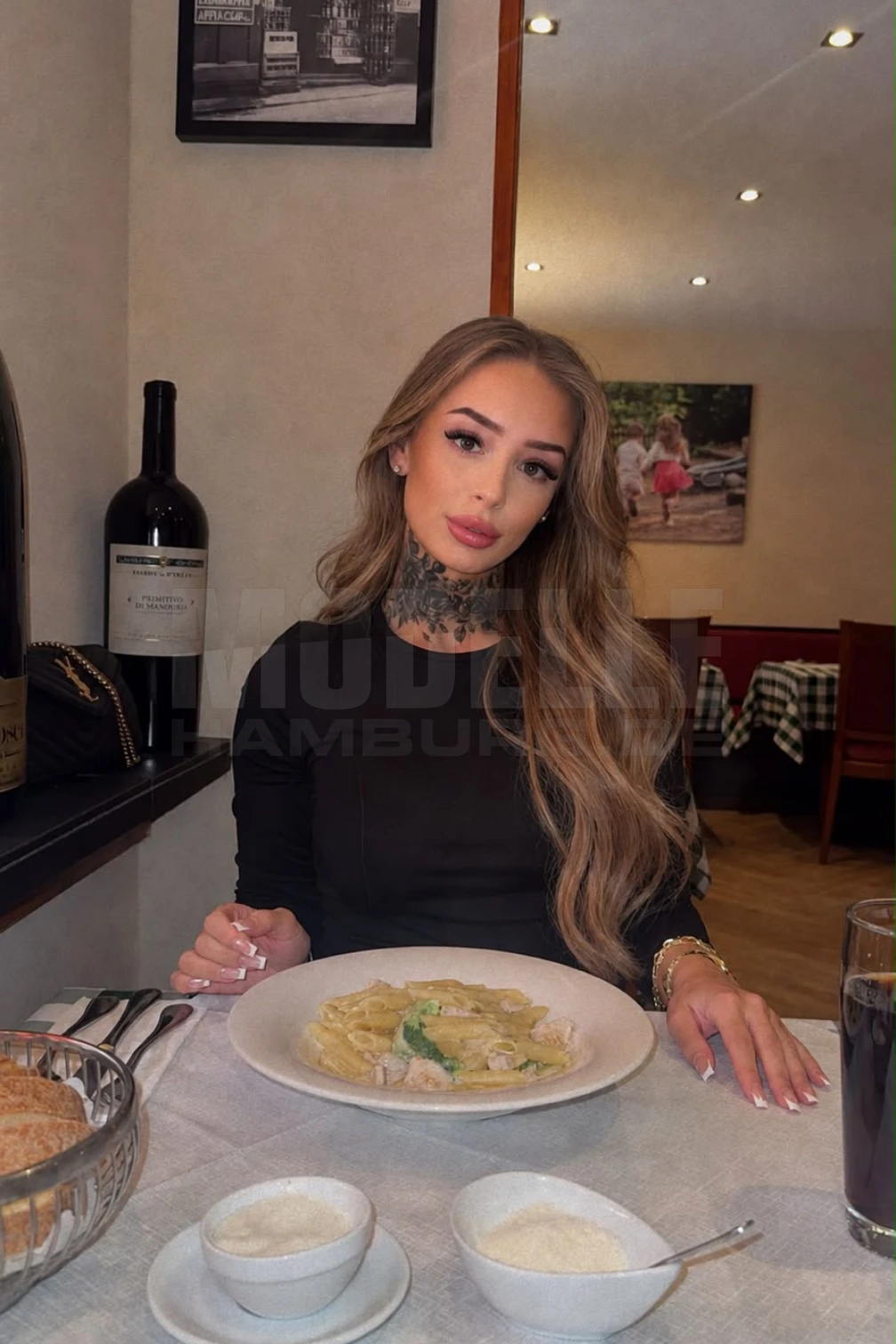 Mia, 24, 155cm, 54kg, 75 B