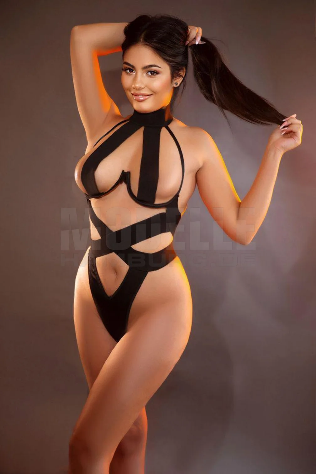 Ayla, 22, 165cm, 60kg, 75 C