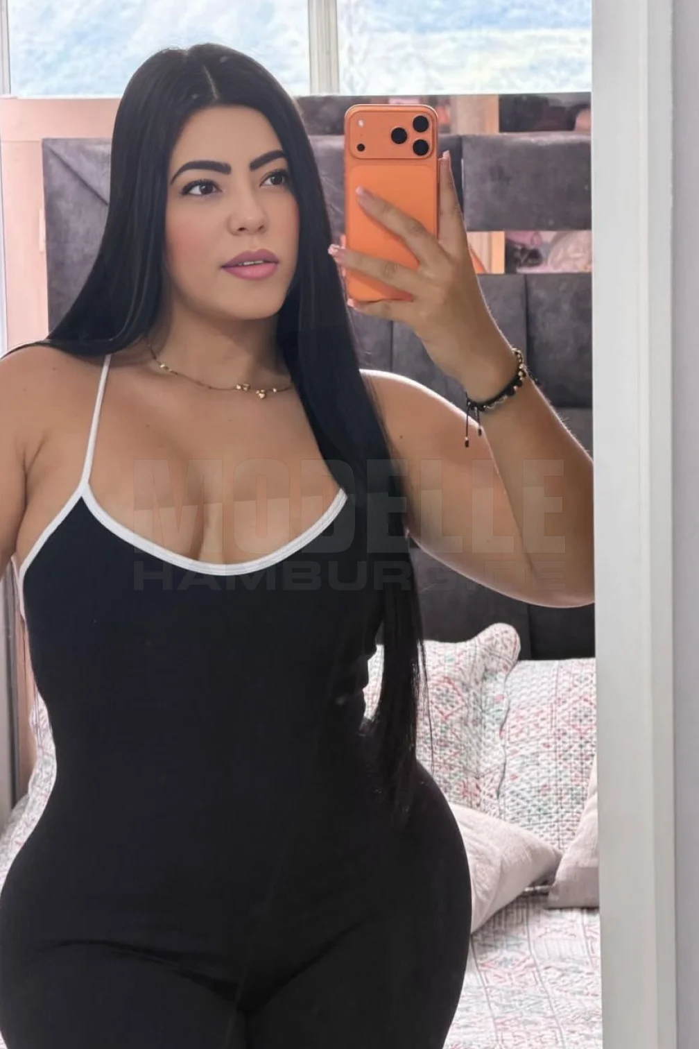 Nicole, 25, 167cm, 63kg, 70 D