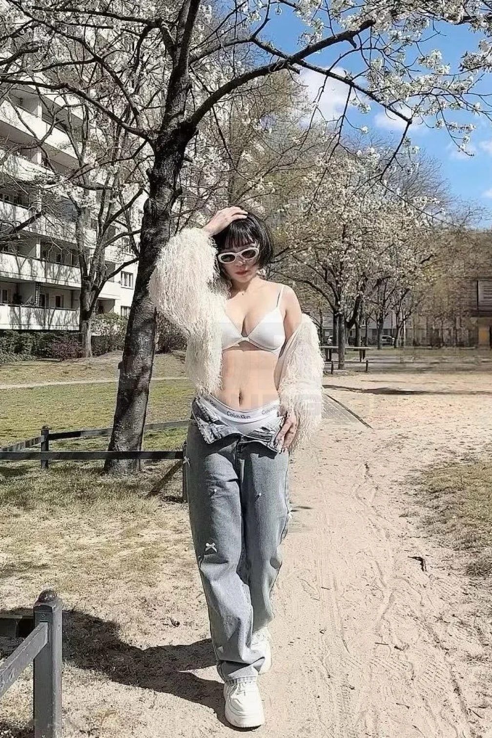 Asia girl Linda, 20, 169cm, 50kg, 75 C