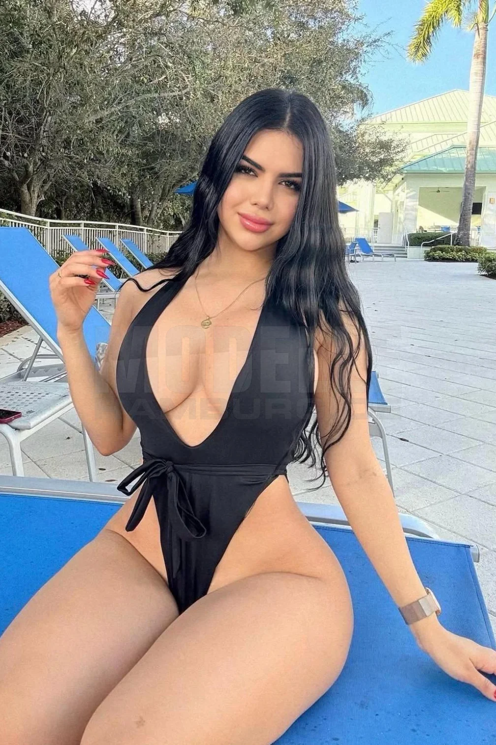 TS Monse, 25, 177cm, 75kg, 80 DD
