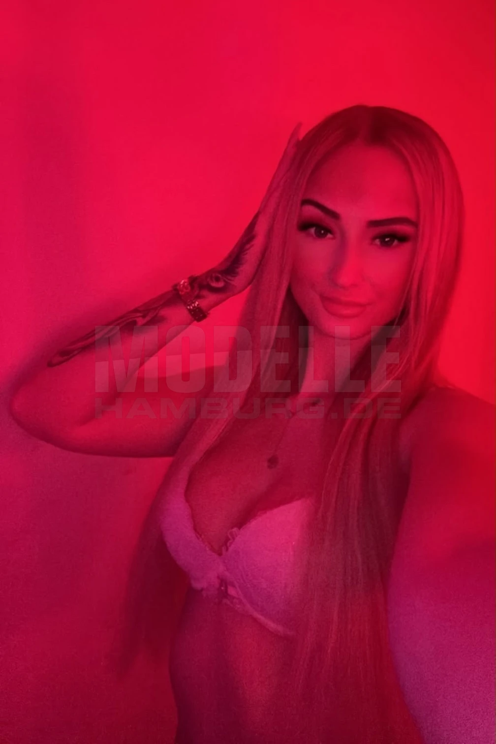 Lena, 18, deutsch, Hostess in Hamburg-Hamm