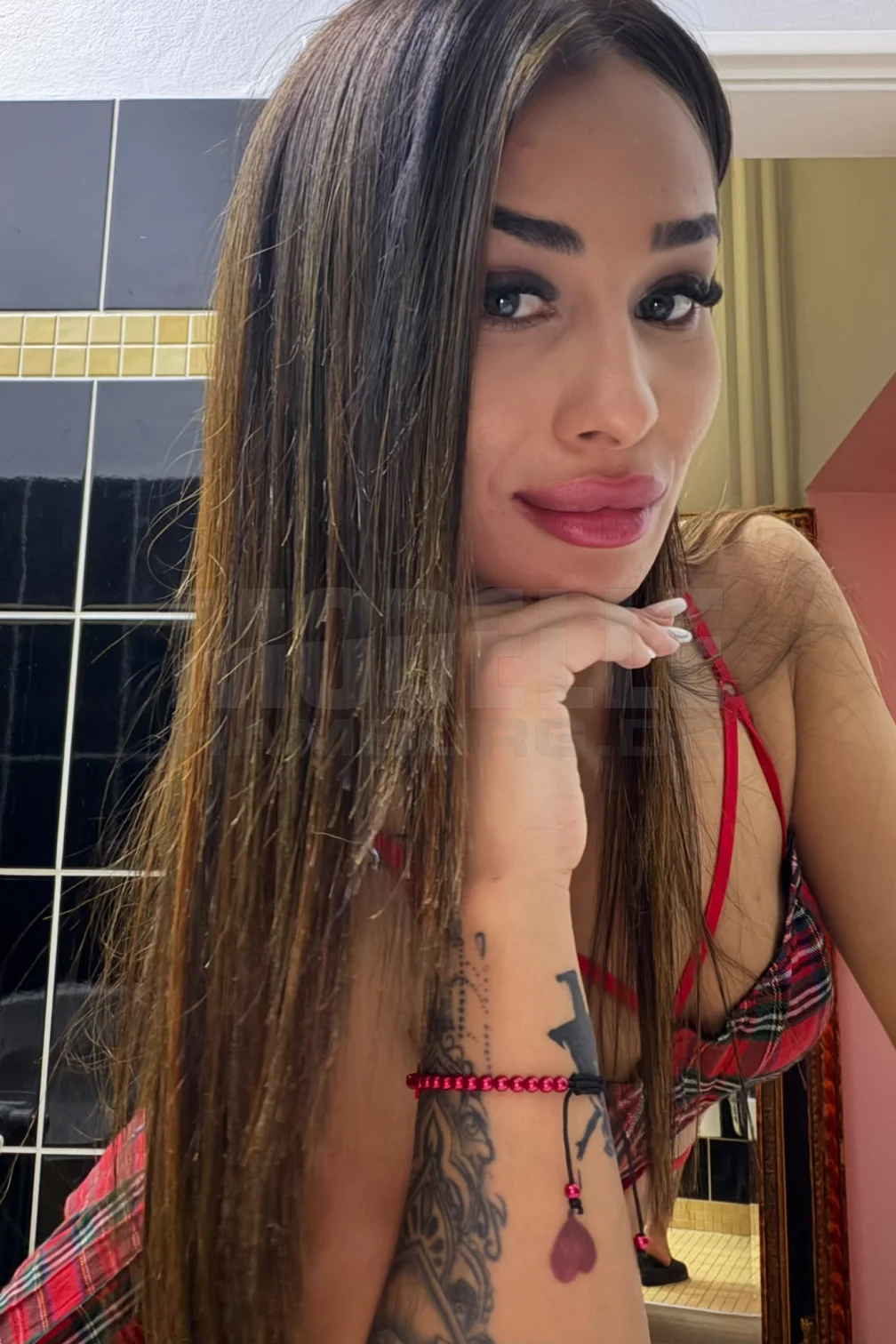 Elena, 23, osteuropäisch, Nutte in Hamburg-Tonndorf