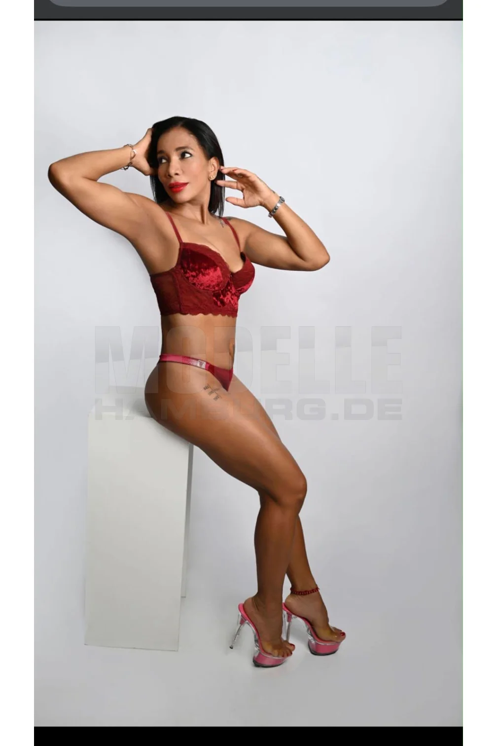 Laura Latina, 39, 170cm, 58kg, 70 C