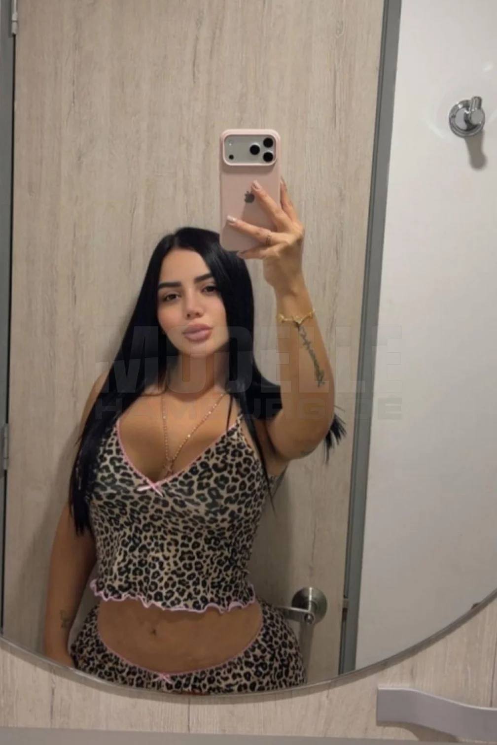 Sara, 25, 165cm, 60kg, 75 C
