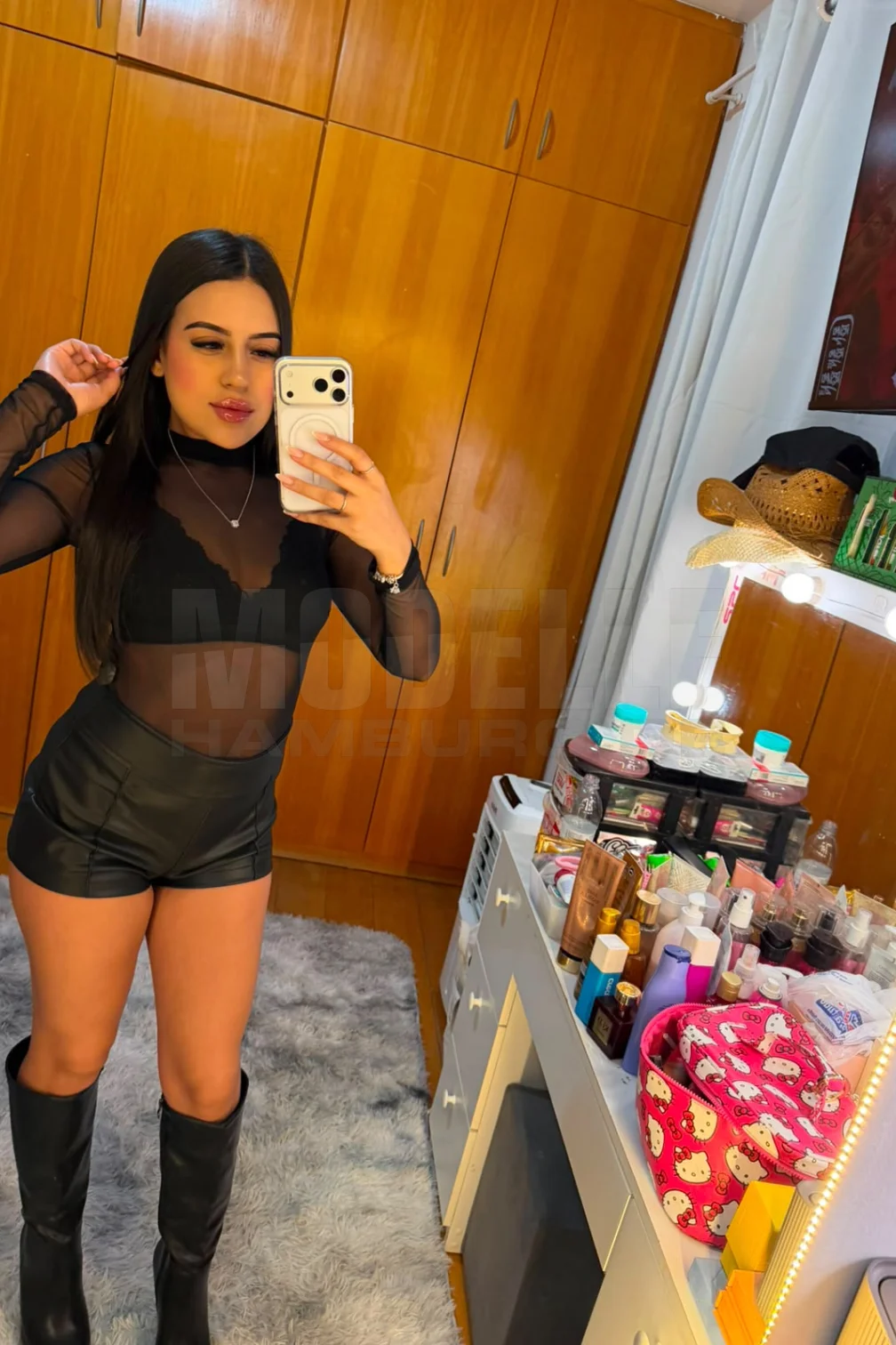 Cristina, 22, brasilianisch, Nutte in Hamburg
