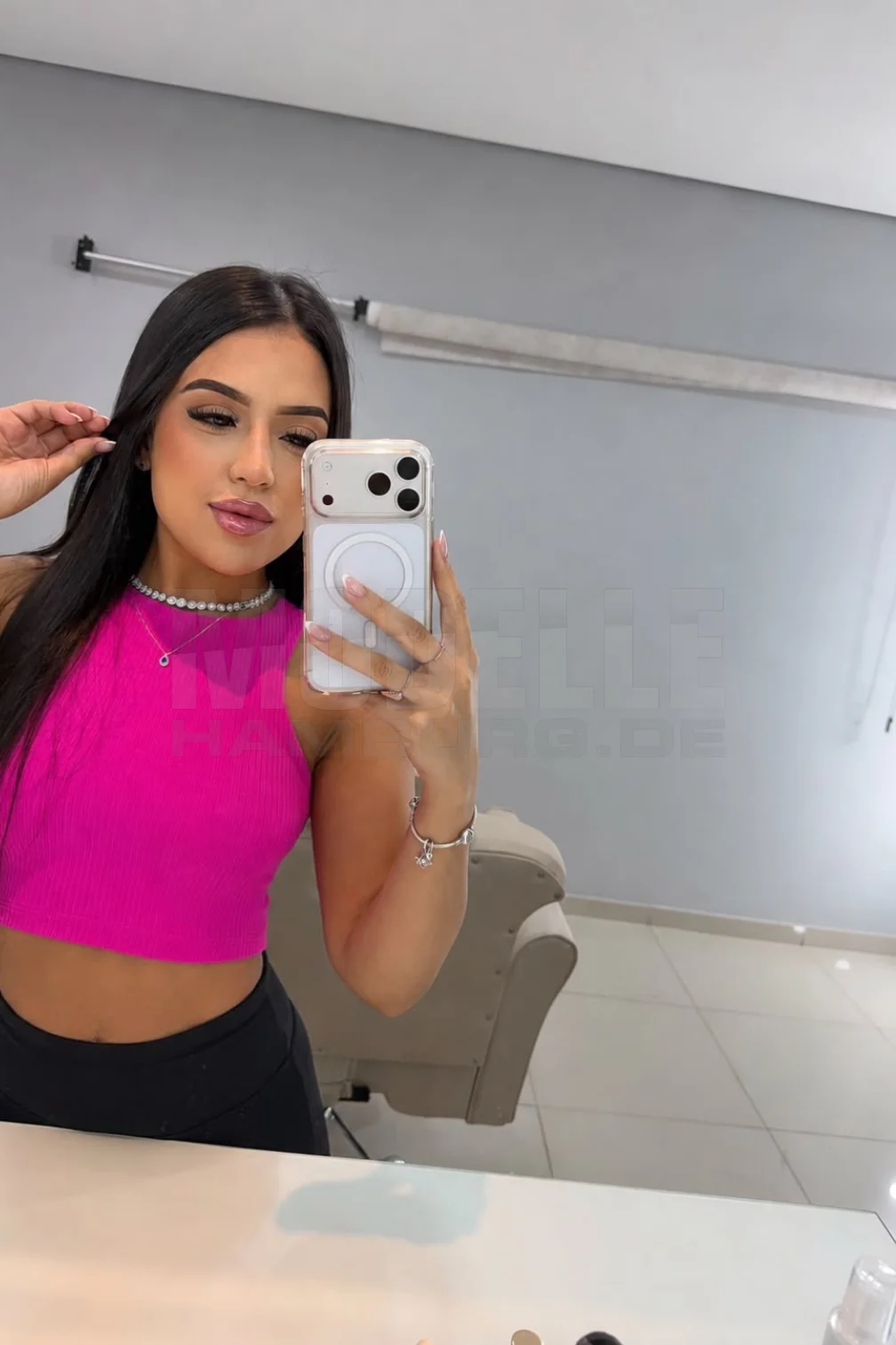 Cristina, 22, brasilianisch, Nutte in Hamburg