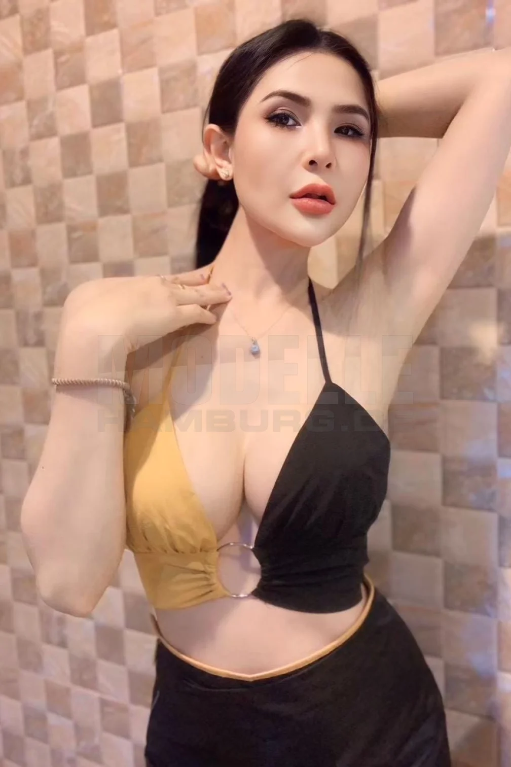 Leah, 30, thailändisch, Hostess in Hamburg-Altona