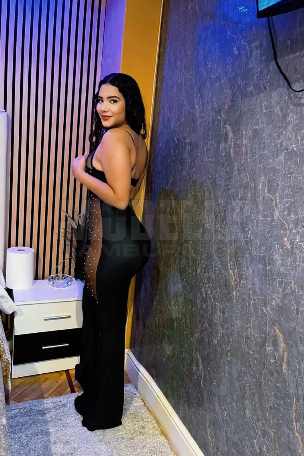 Angelika Party, 20, spanisch, Callgirl in Hamburg