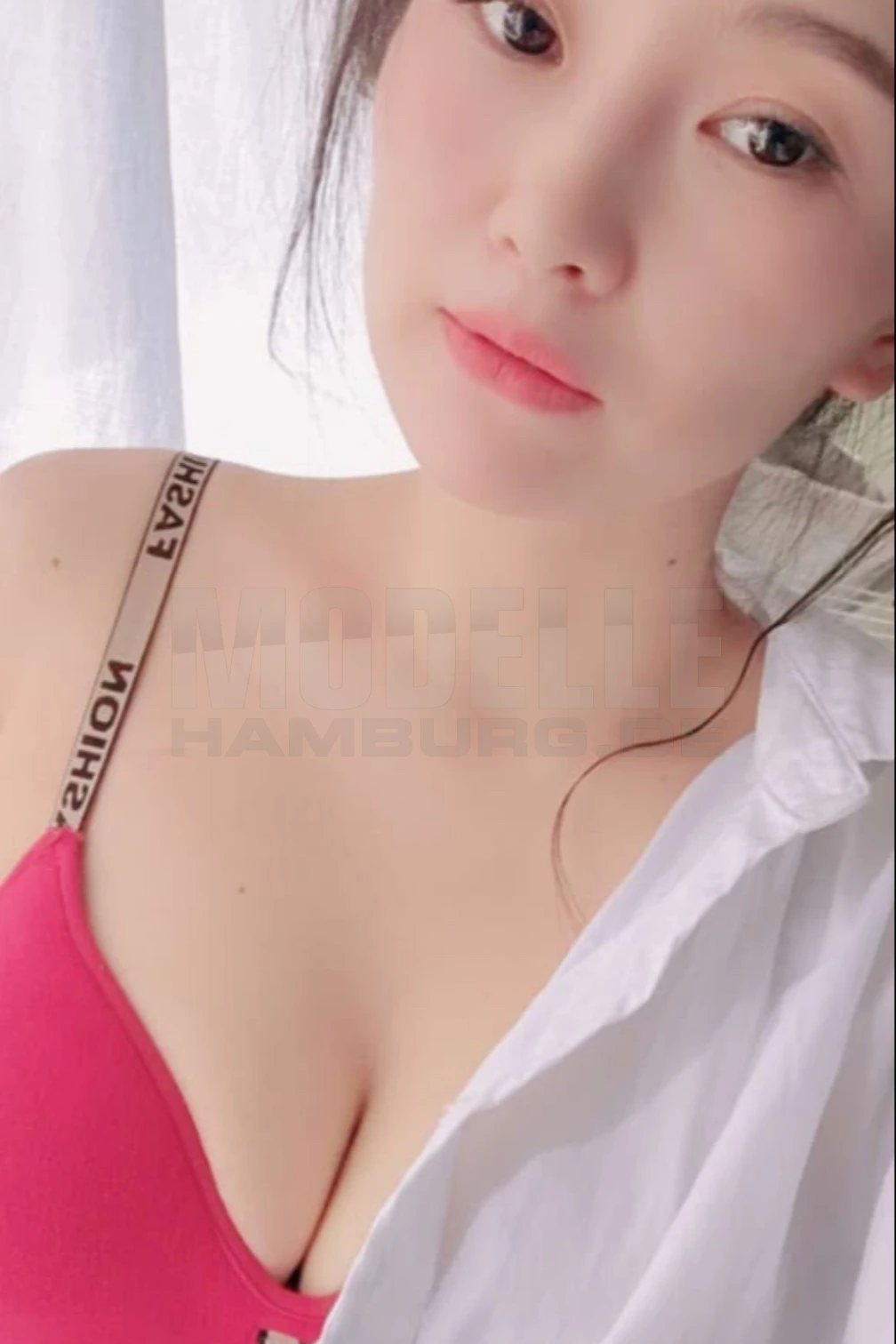 Heißes Asia Girl mit Top, 22, chinesisch, Hure in Hamburg-Stellingen