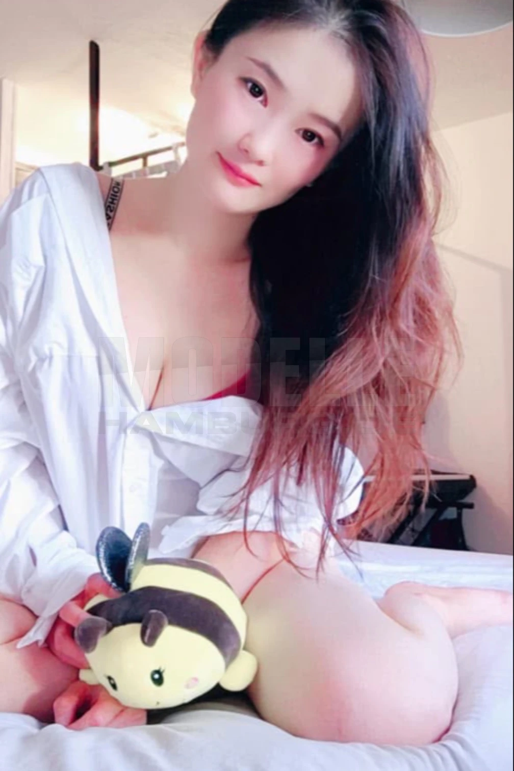 Heißes Asia Girl mit Top, 22, chinesisch, Hure in Hamburg-Stellingen
