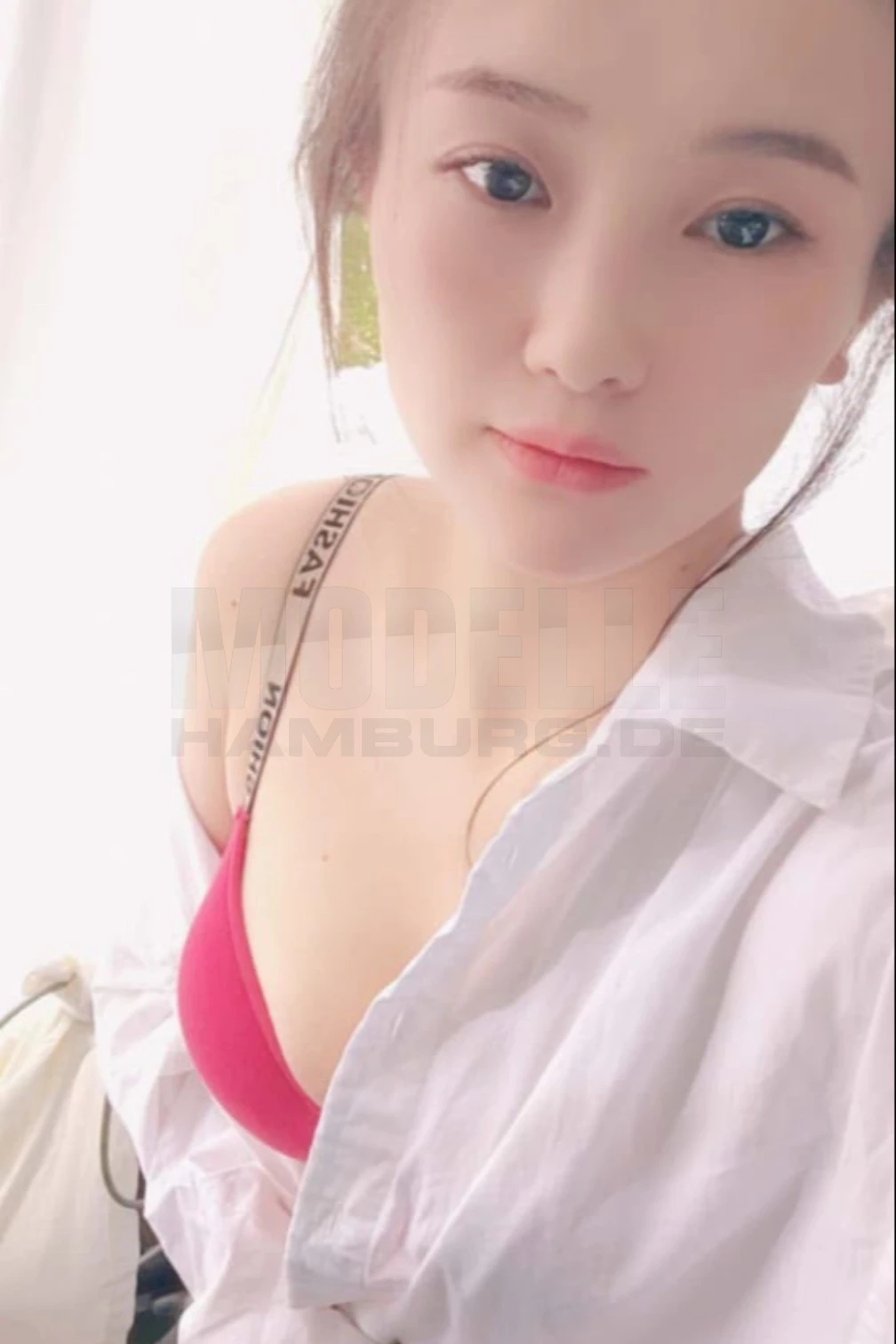 Heißes Asia Girl mit Top, 22, chinesisch, Hure in Hamburg-Stellingen