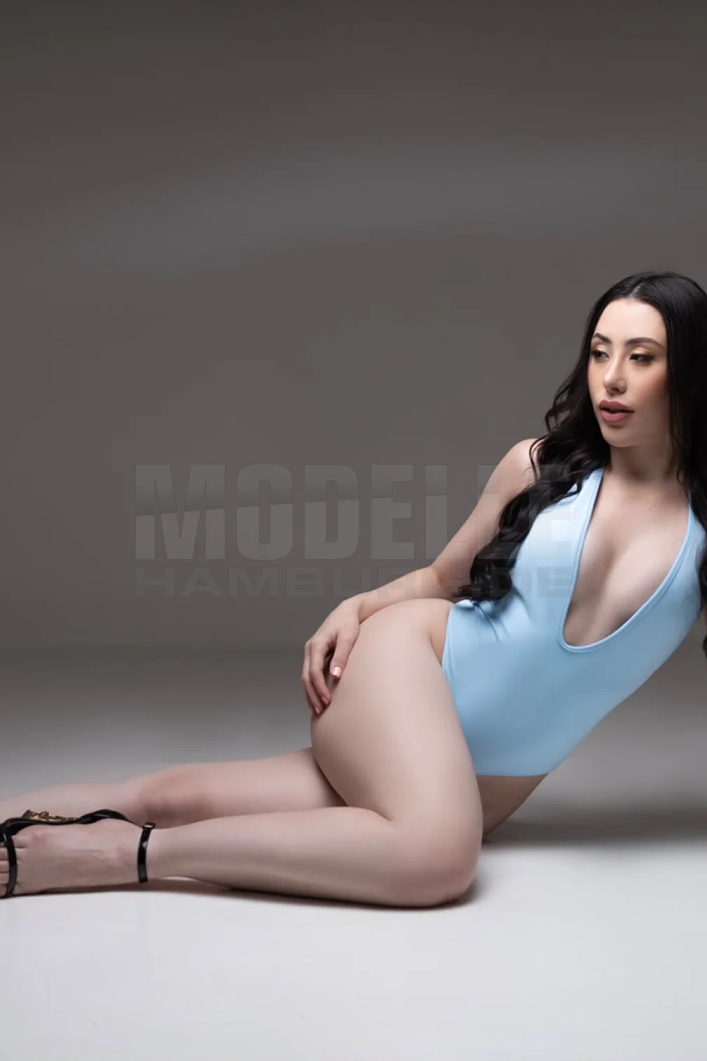 Mia, 24, brasilianisch, Hostess in Hamburg-Winterhude