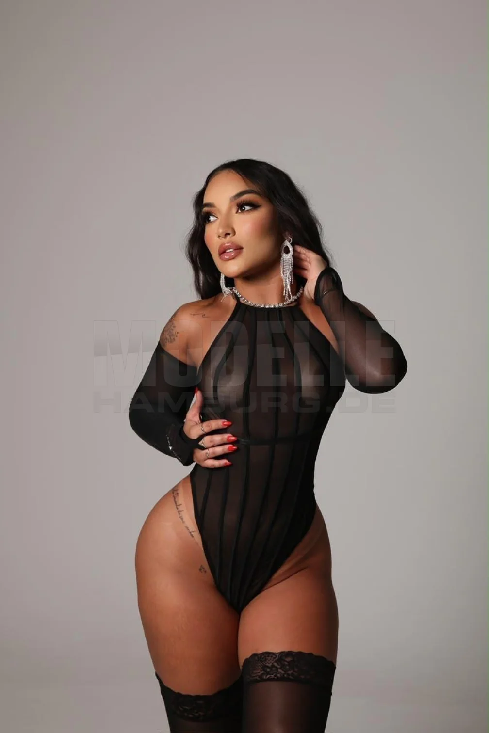 Jade, 21, spanisch, Hostess in Hamburg-Winterhude